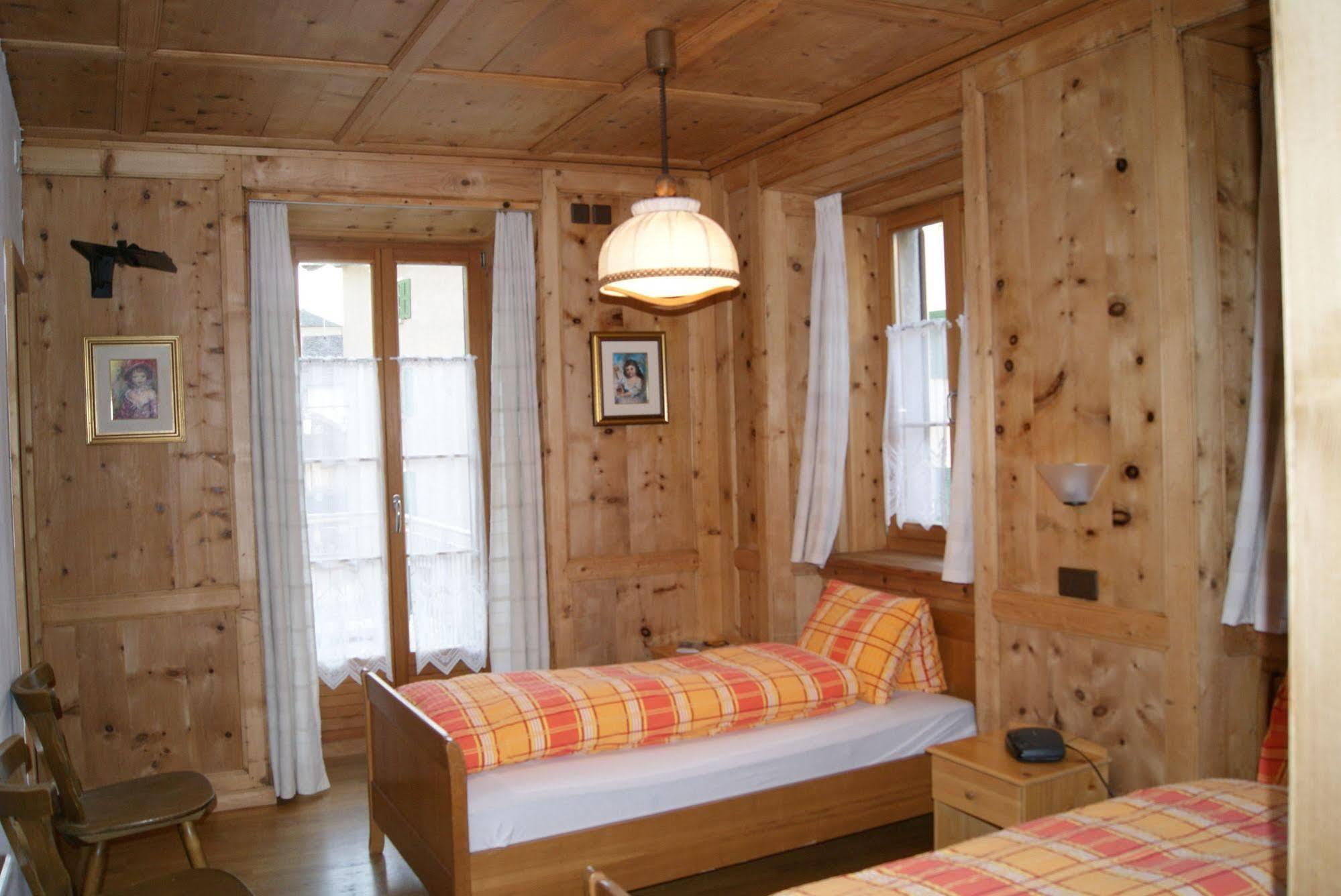Albergo Piz Cam Vicosoprano Exterior photo