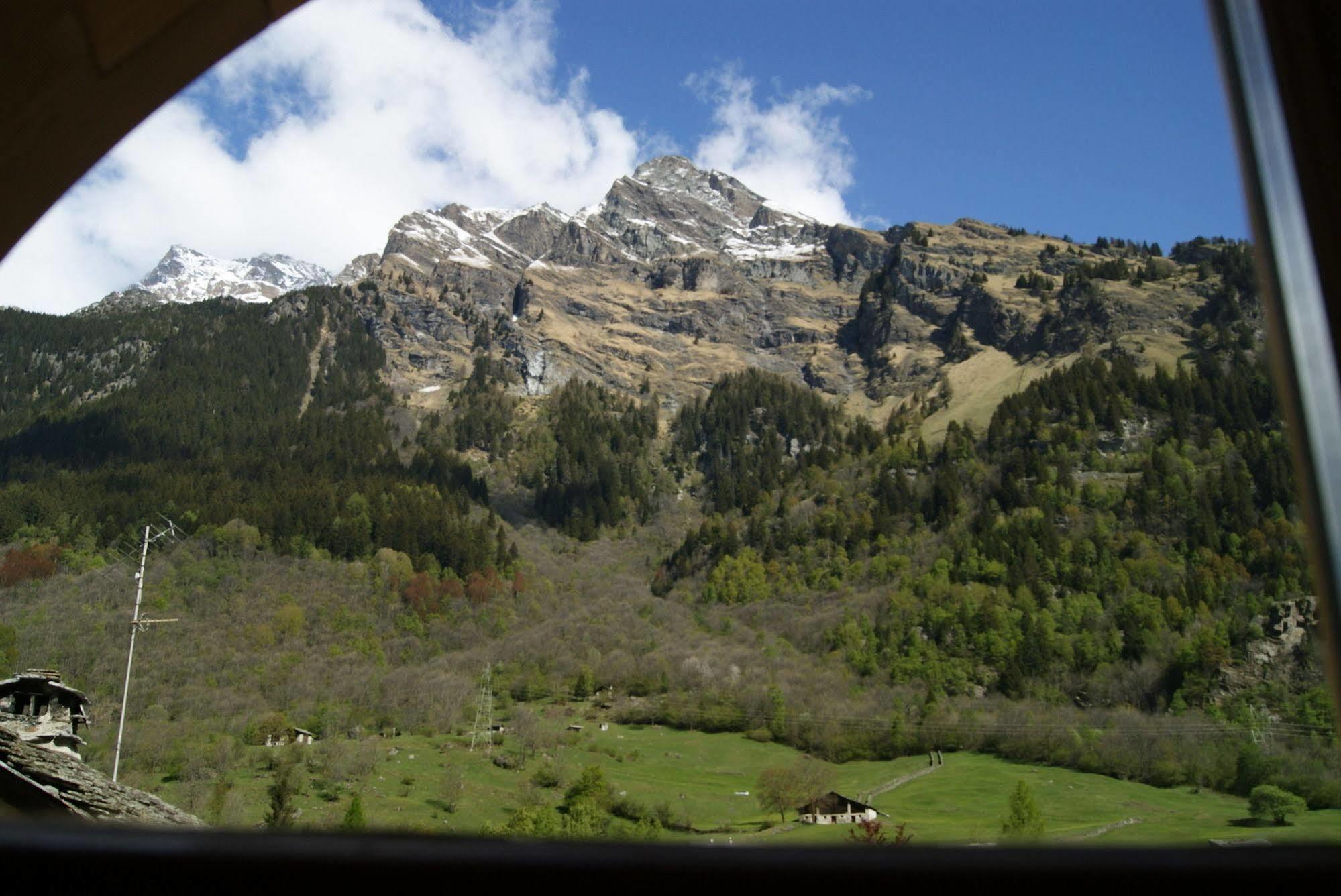 Albergo Piz Cam Vicosoprano Exterior photo